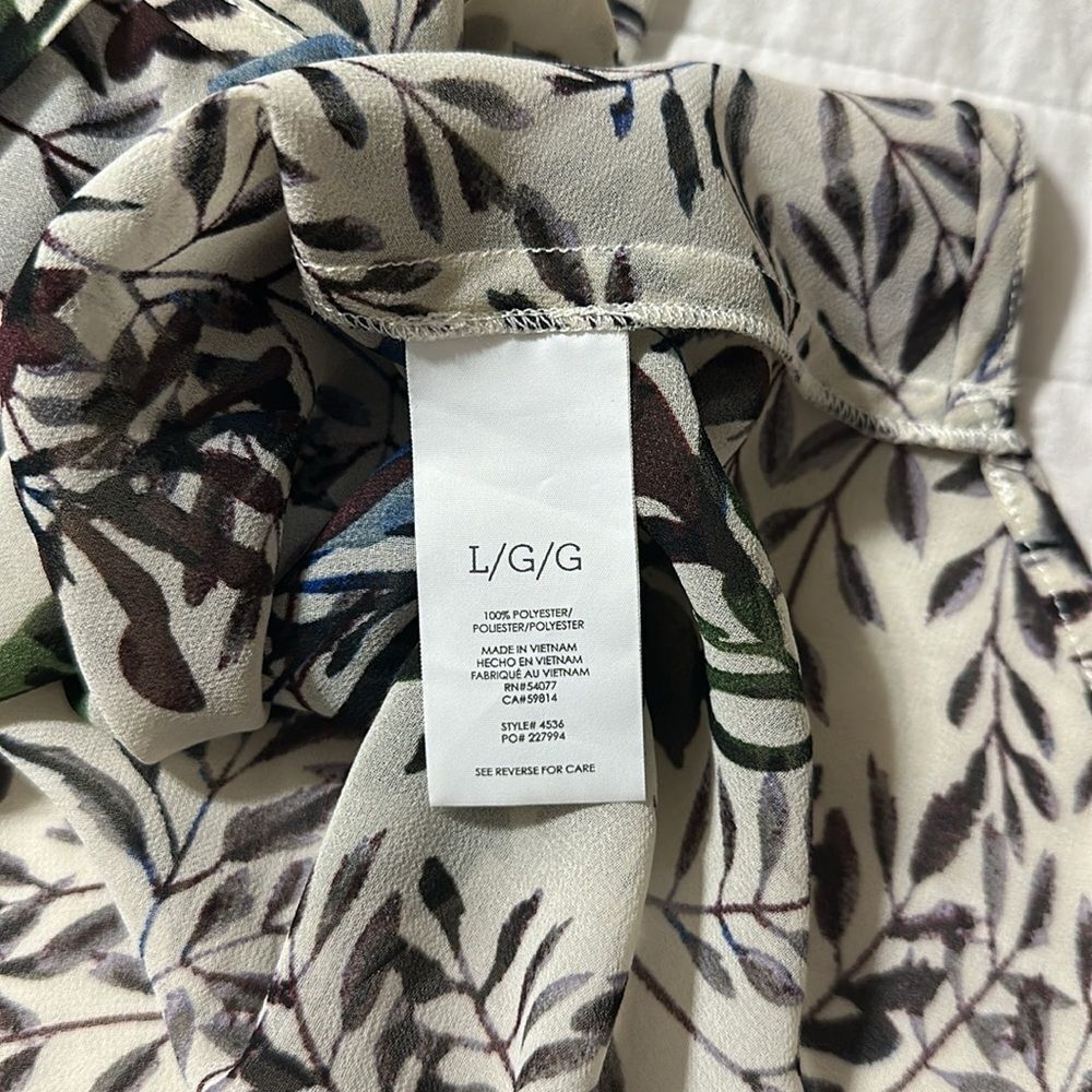 CAbi L Victoria Winter Floral Long Sleeve Front Tuck High Low Long Sleeve Blouse - Picture 14 of 16